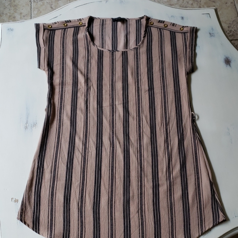 Striped short sleeved tunic top